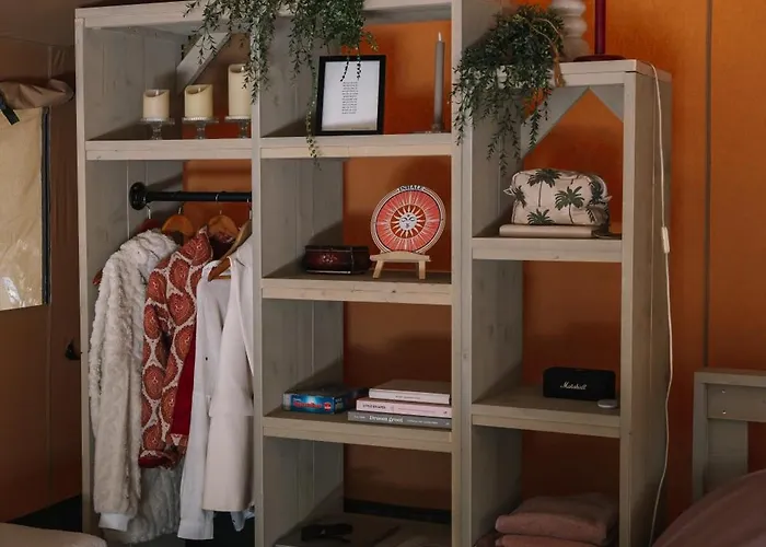 Campo de lujo Soulsafari Aan Zee *